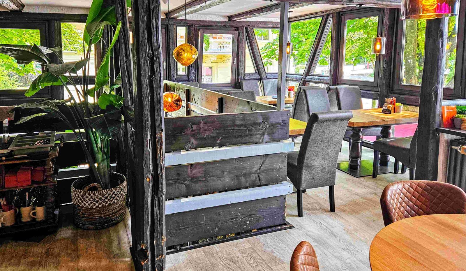 unser geschmackvolles Restaurant Hirsch
 - für Hausgäste zum Sonderpreis