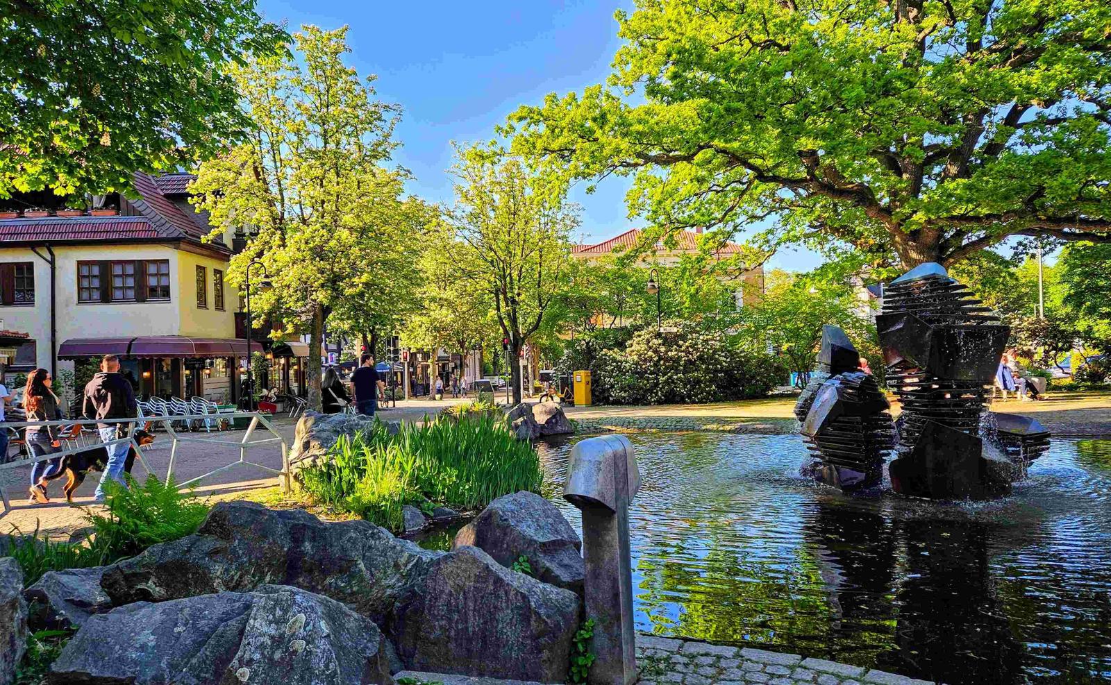 zum Bummeln, Frühstücken und Speisen wohnen Sie an der wunderschönen Bummelallee