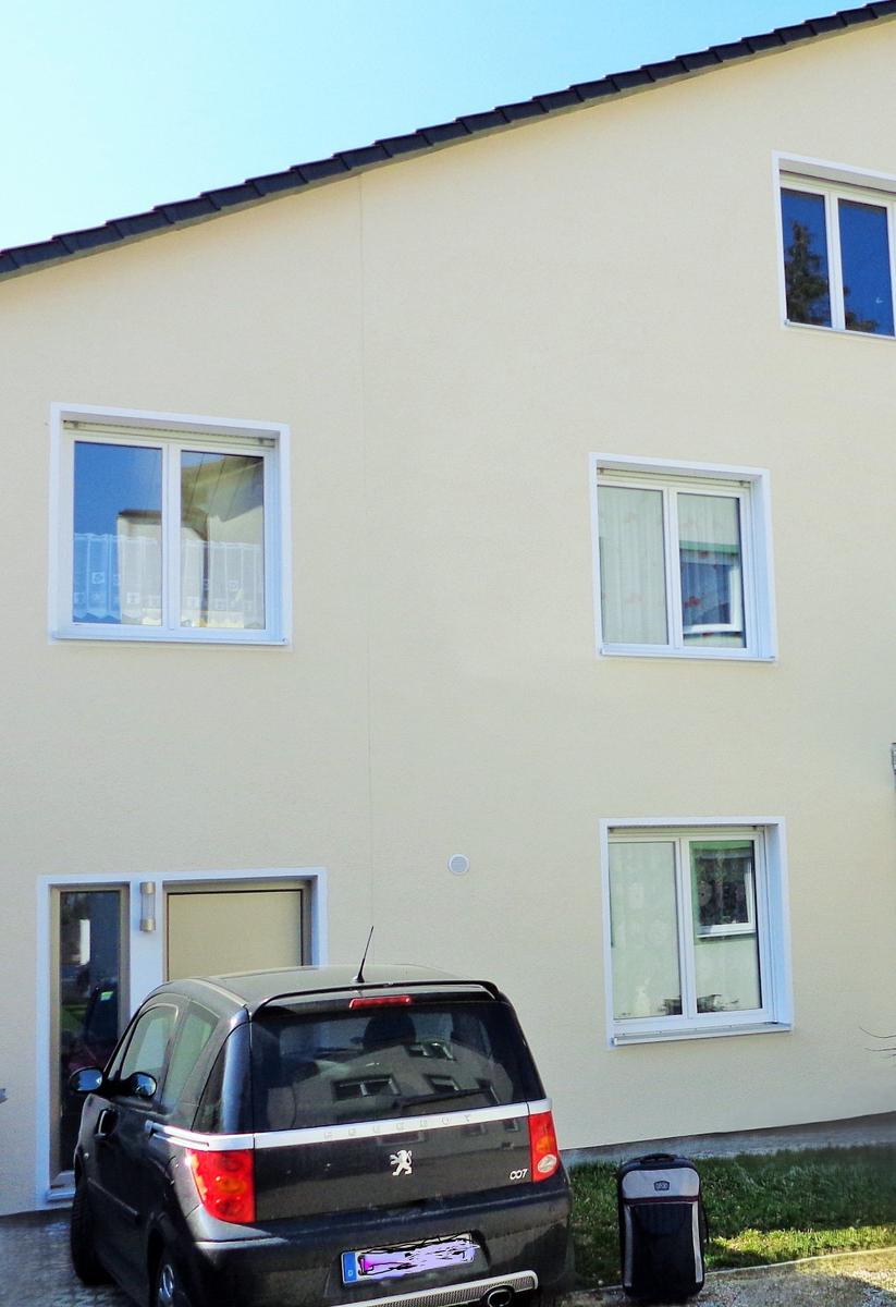 eigener Wohnungseingang, KFZ-Stellplatz vor der Haustüre,