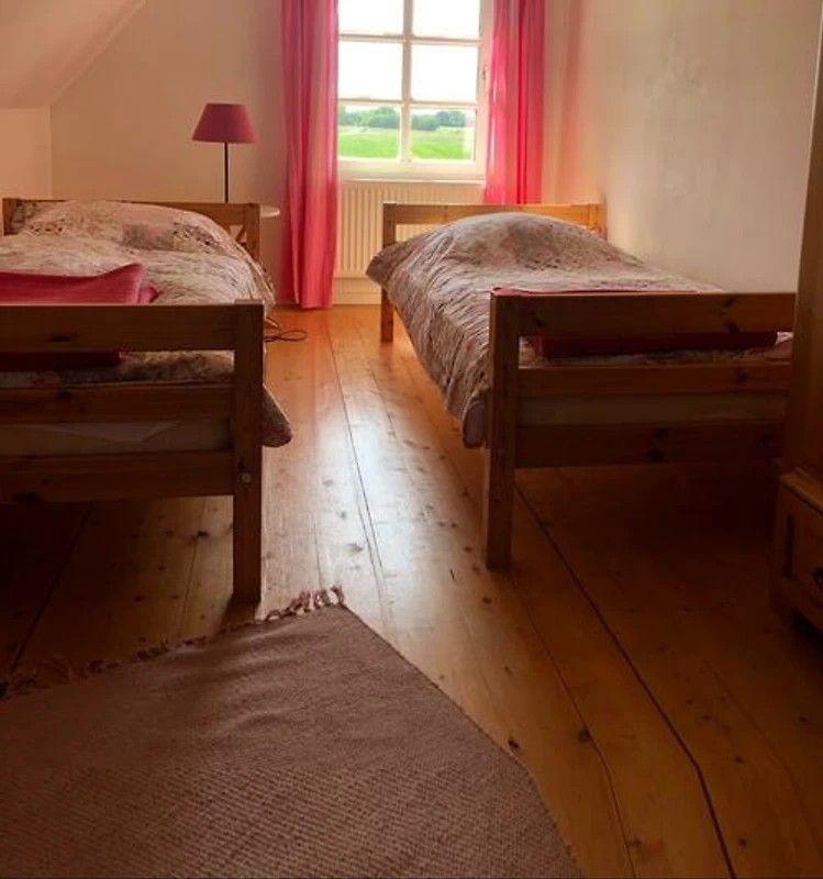 Schlafzimmer mit 2 Einzelbetten