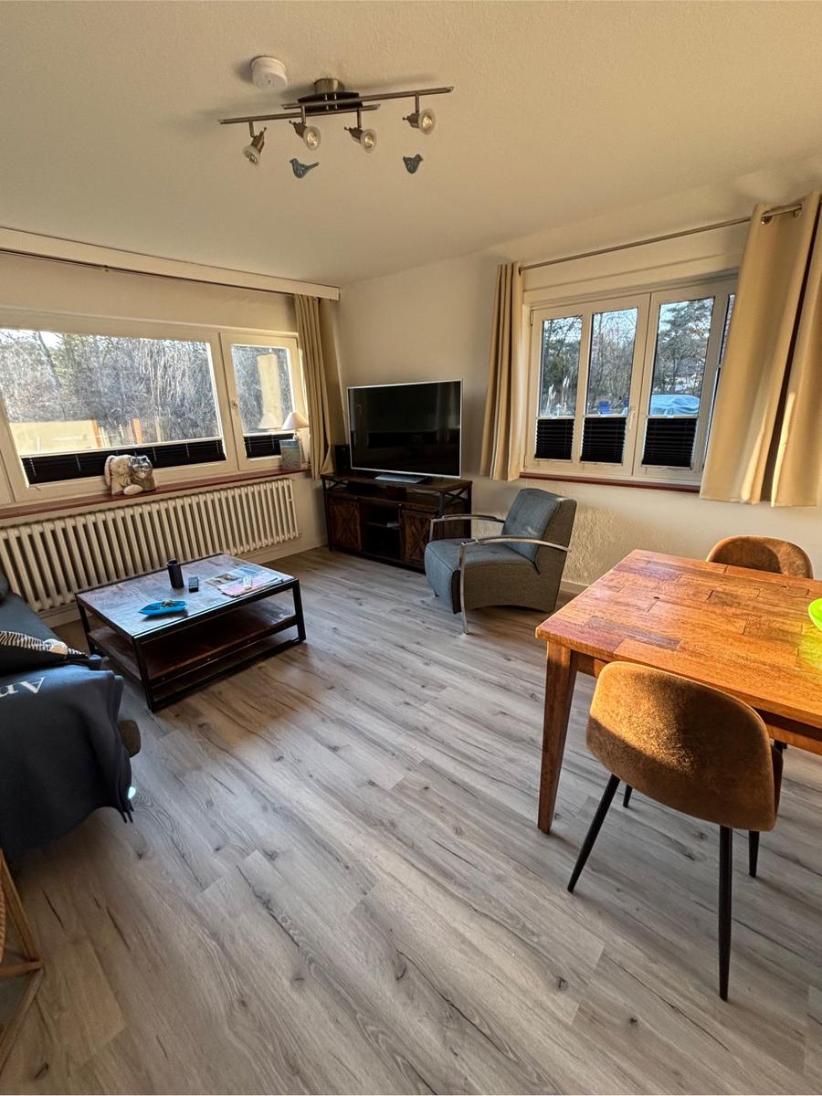 Vom Wohn-, Essbereich haben Sie einen herrlichen Ausblick auf unser Wiesengrundstück und unser großes Minischweinchen-Gehege.