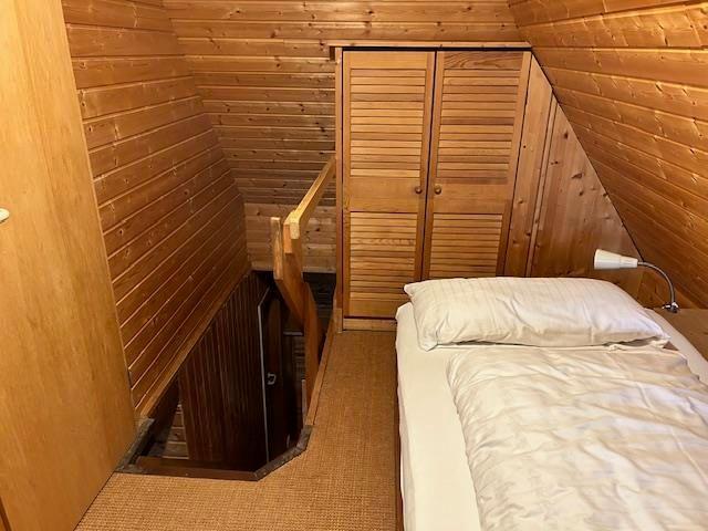 Schlafzimmer 2 - Treppe nach unten