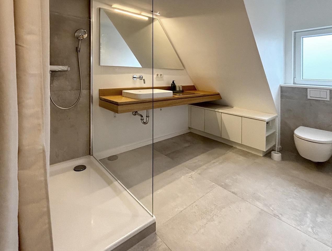 Duschbad / WC obere Etage