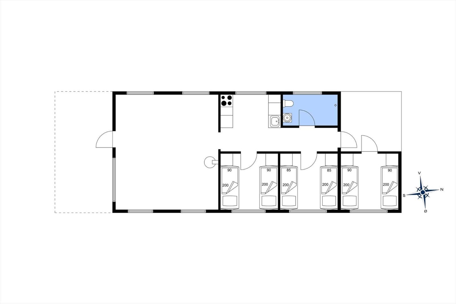 Apartment with kitchen, bathroom, and five bedrooms.