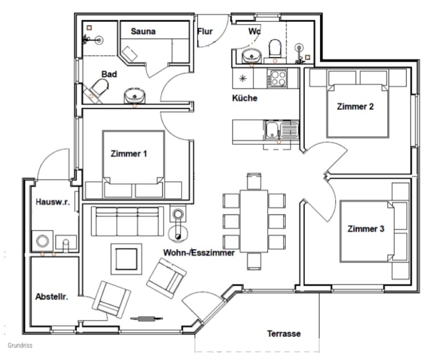 Grundriss einer Wohnung mit drei Schlafzimmern, Küche, Sauna und Terrasse.