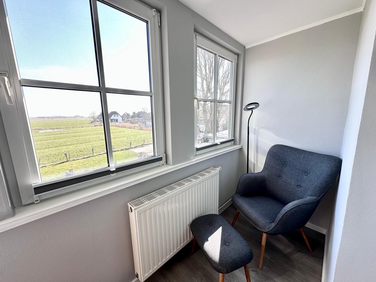 GemĂĽtliche Lese-Ecke mit Aussicht