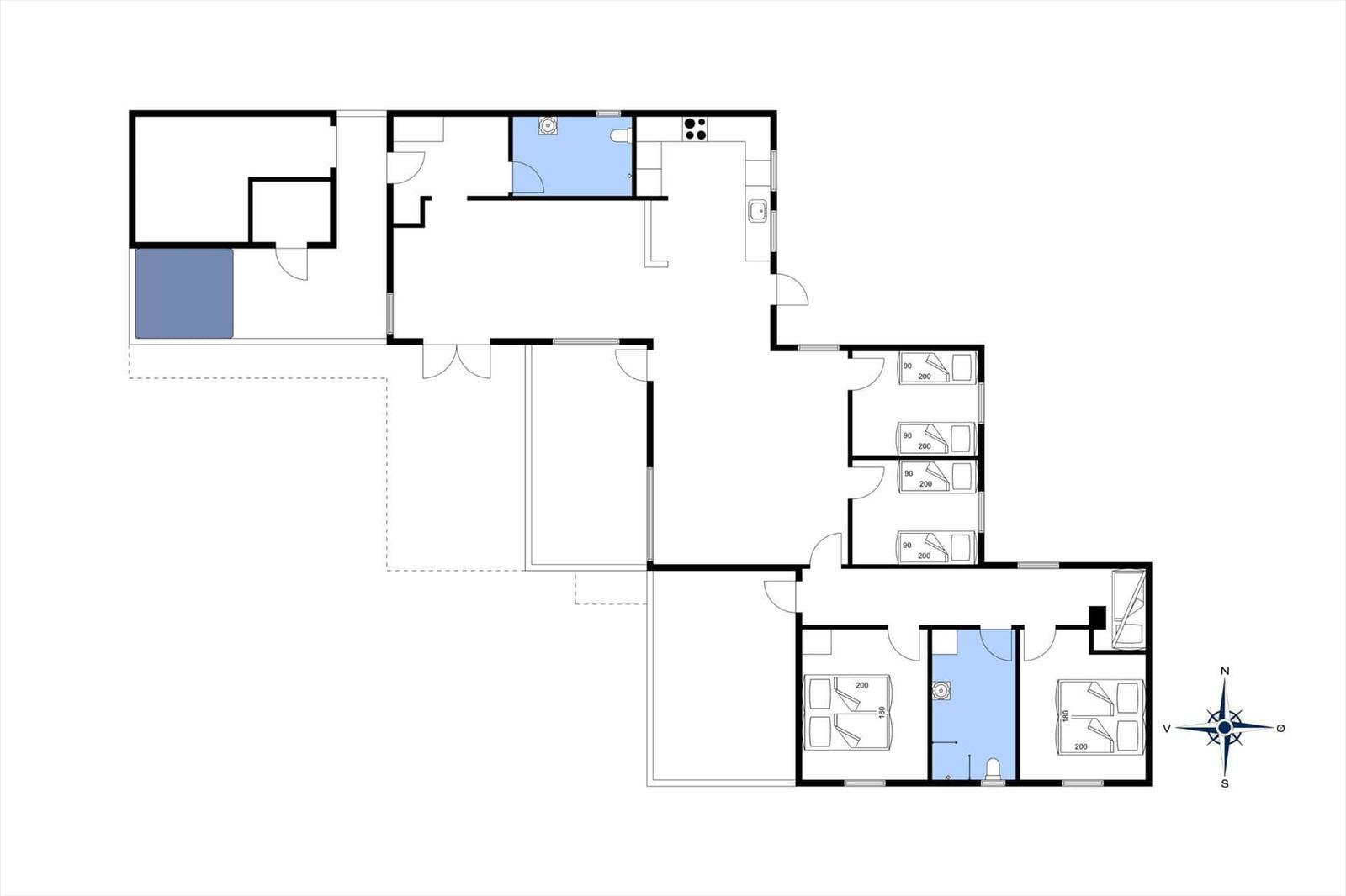 Wohnung mit vier Schlafzimmern, Küche und Bad. Grundriss mit Orientierung.