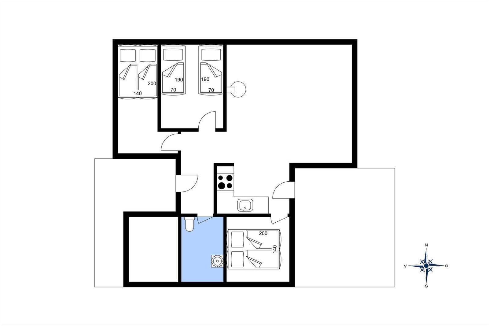 Wohnung mit drei Schlafzimmern, Küche und Bad. Raumplan mit Maßen.