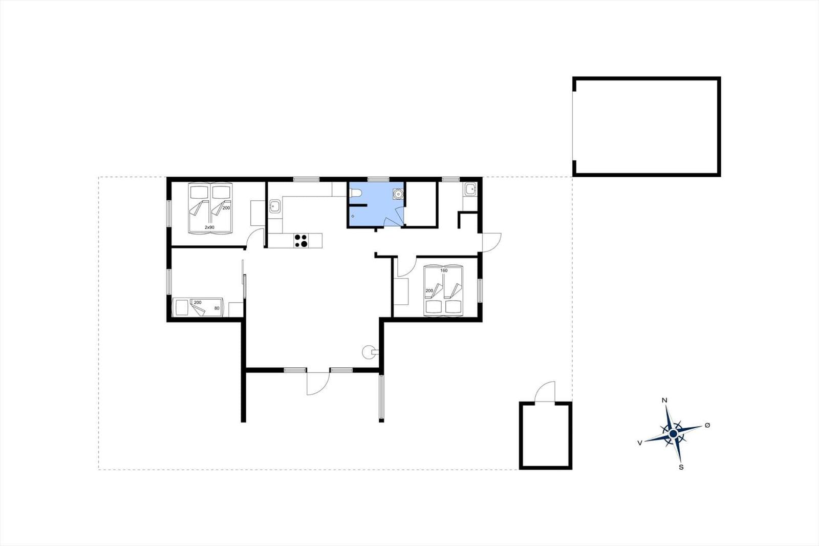 Dieses Apartment hat zwei Schlafzimmer, eine Küche, ein Bad und einen Wohnbereich.