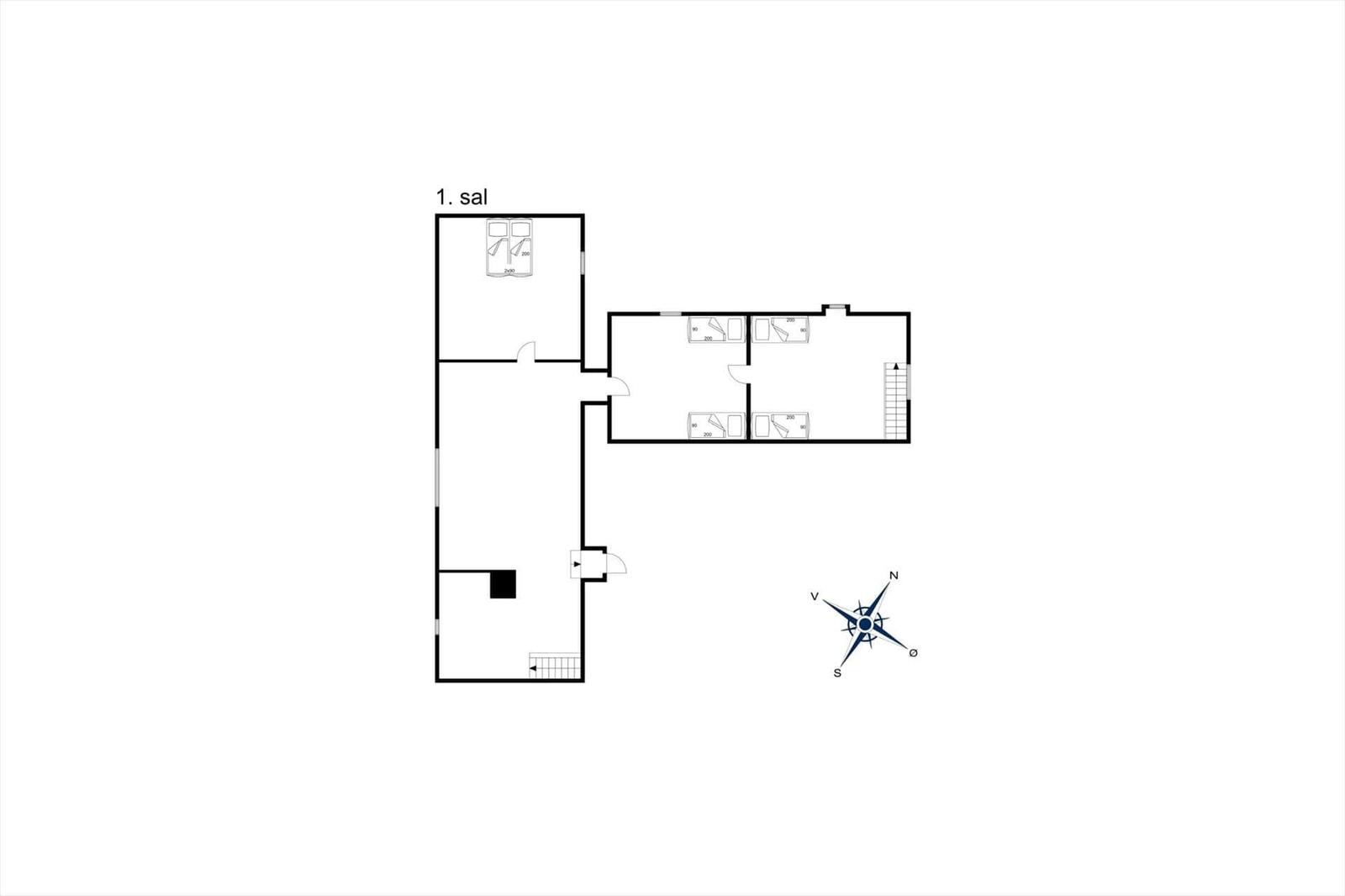 Erdgeschossplan mit Schlafzimmer, zwei Schlafzimmern und Bad. Mit Kompassrose.