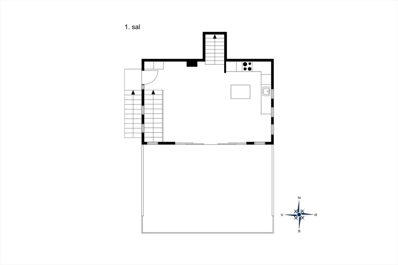 Erster Stock mit Küche, Bad und Treppe zur zweiten Etage.