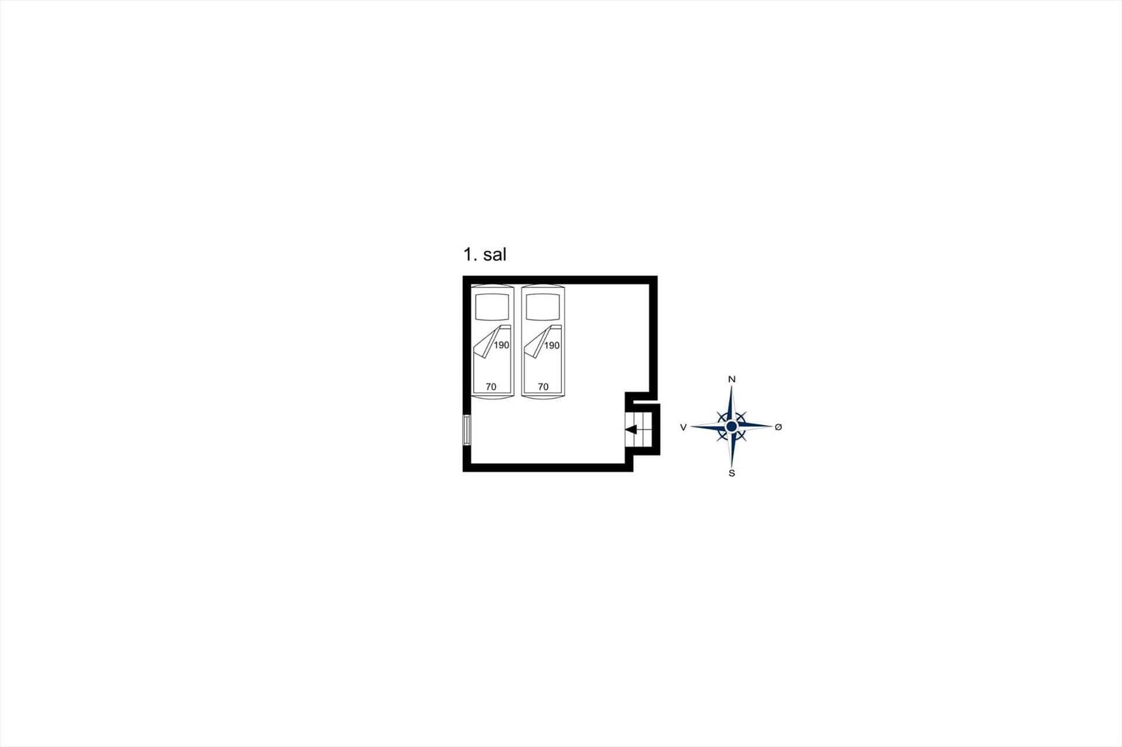 1. Schlafzimmer mit zwei Betten und Orientierungskompass.
