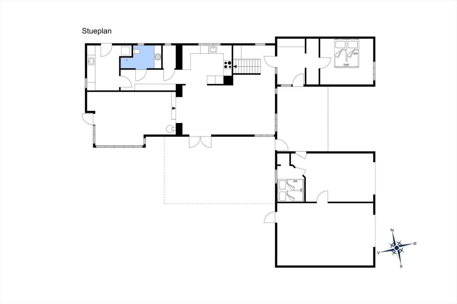 Stueplan zeigt Wohn- und Schlafzimmer, Küche und Badezimmer mit Möbeln und Orientierung.