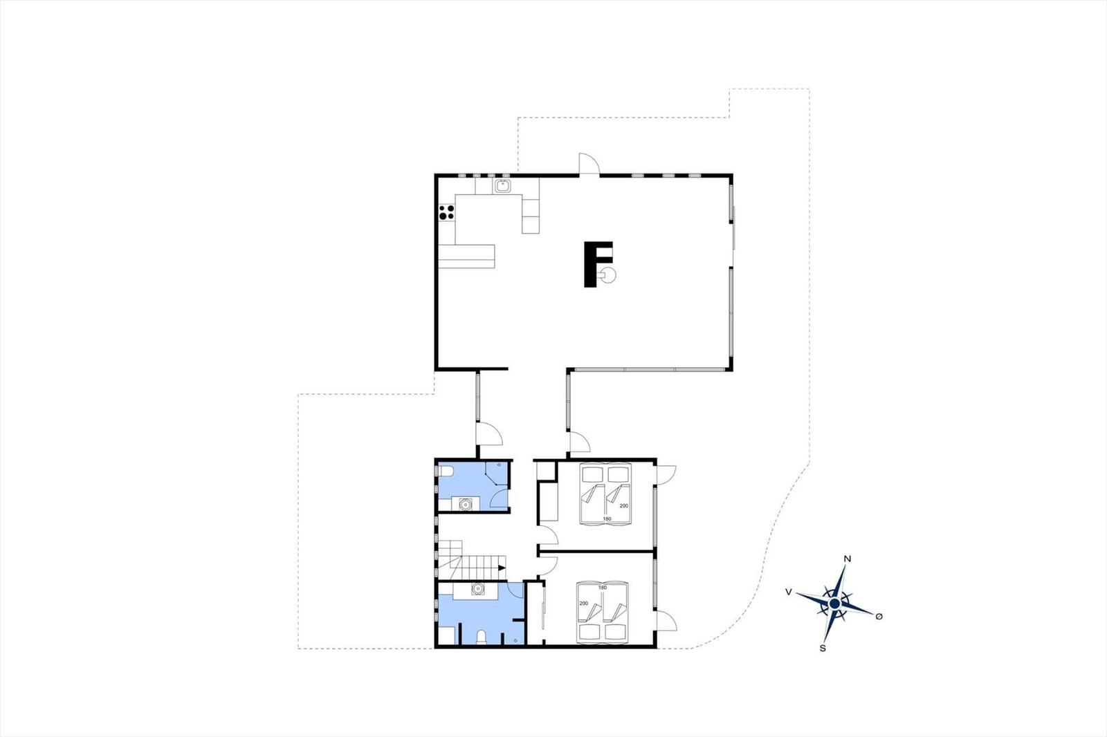 Ferienwohnung mit Küche, Bad und zwei Schlafzimmern. Mit Kompass zur Orientierung.