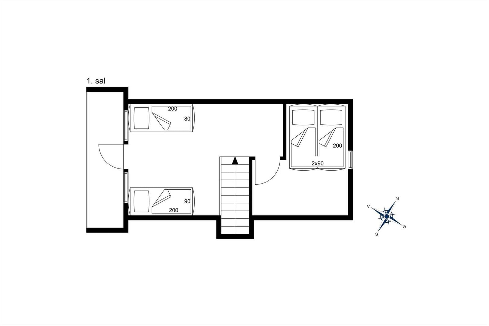 Erdgeschossplan mit Schlafzimmer, Bad und Treppe zur oberen Etage.