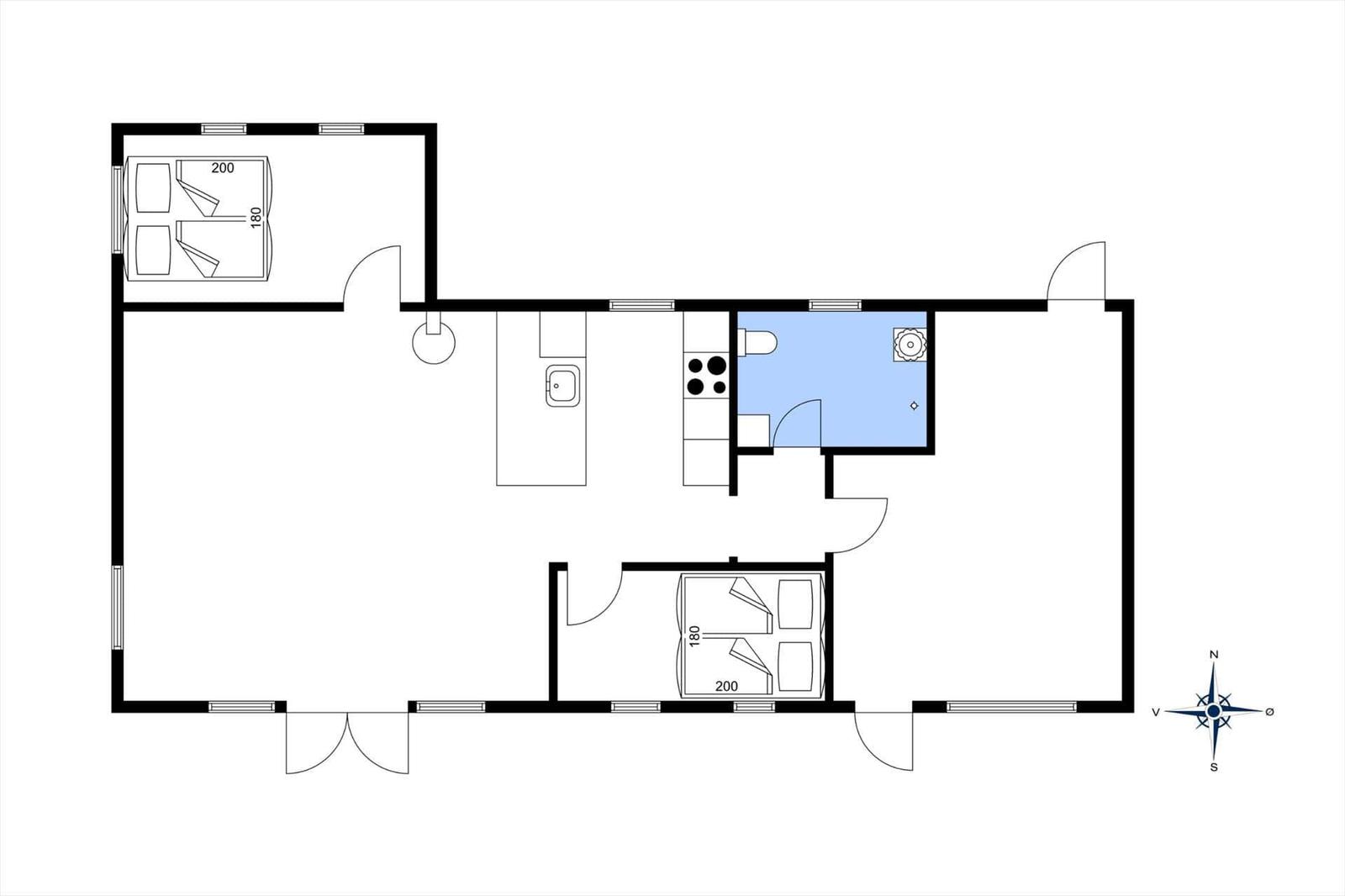 Zwei Schlafzimmer, Küche, Bad und Wohnbereich mit Kompass