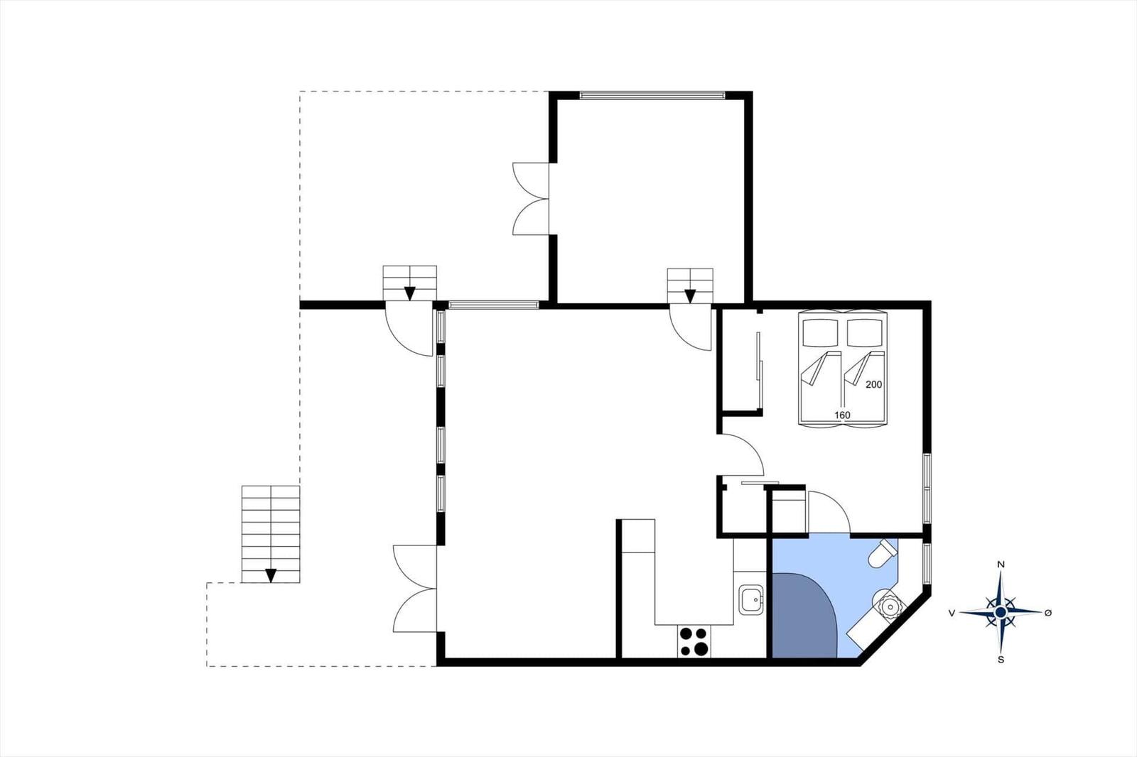 Wohnung mit Schlafzimmer, Küche und Bad. Treppenhaus und Orientierung. 