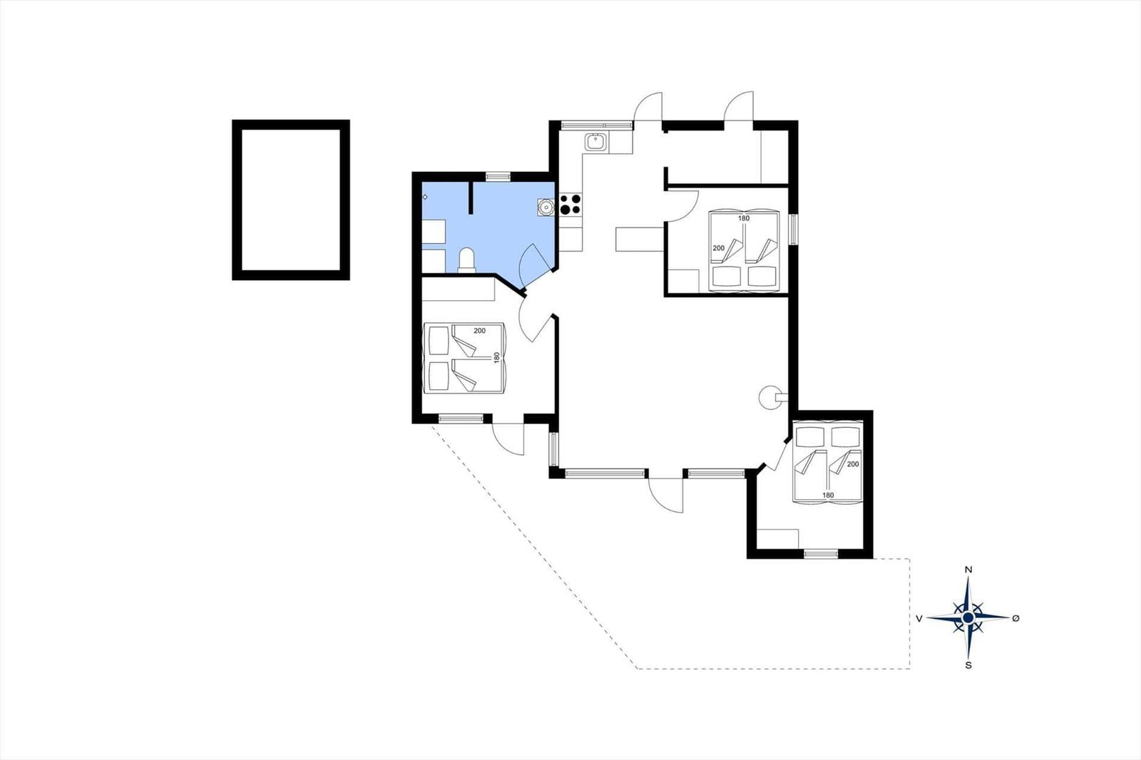 Dieses Apartment hat drei Schlafzimmer, eine Küche und ein Bad.