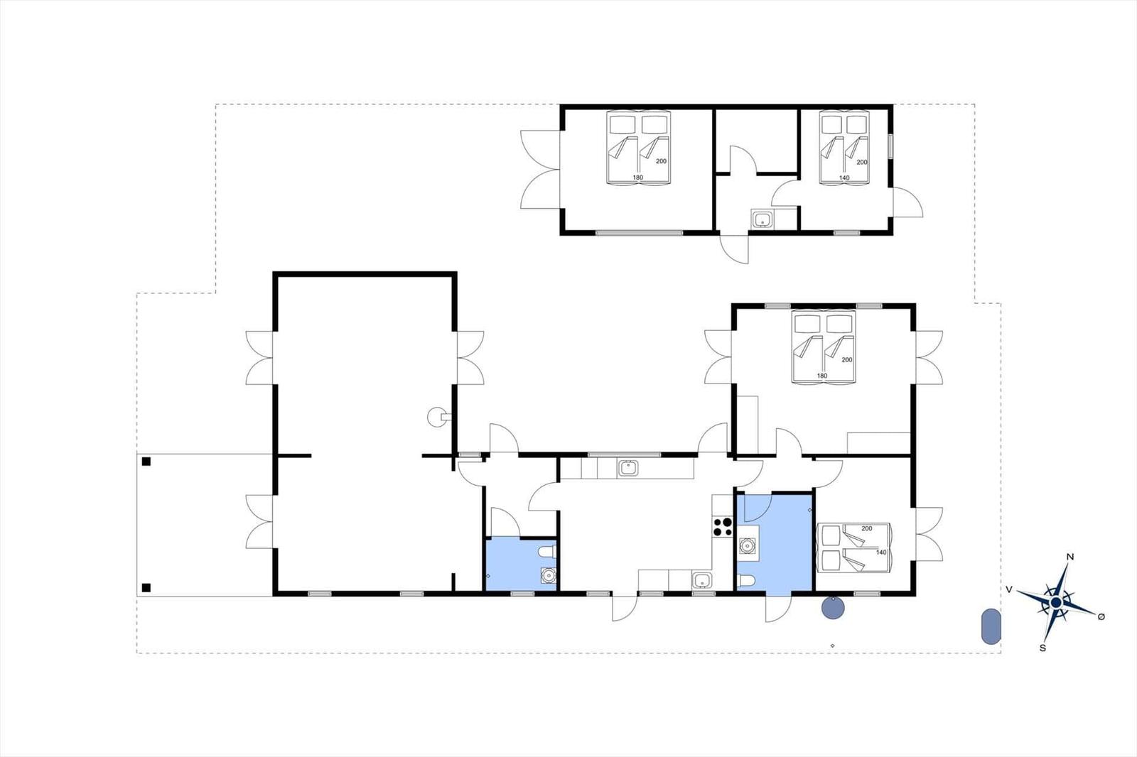 Wohnung mit drei Schlafzimmern, Küche und Bad. Grundriss mit Orientierung.