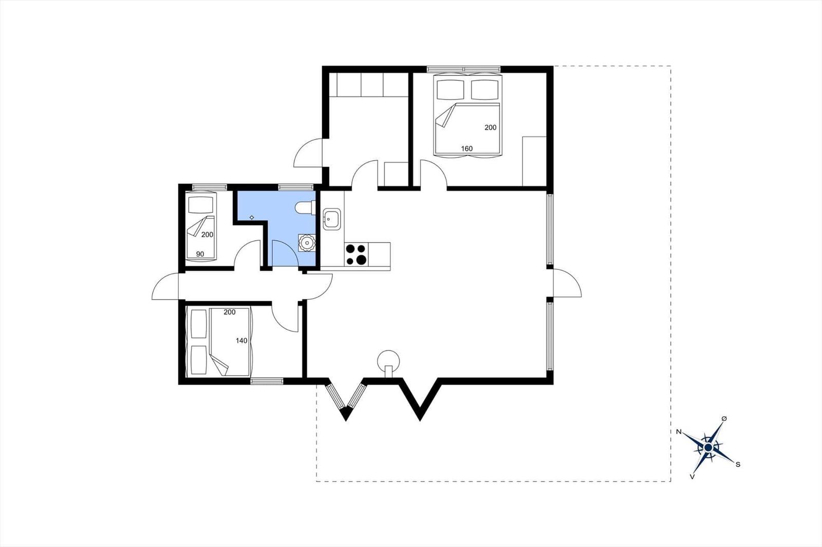 Wohnung mit drei Schlafzimmern, Küche und Bad. Grundriss mit Orientierung.