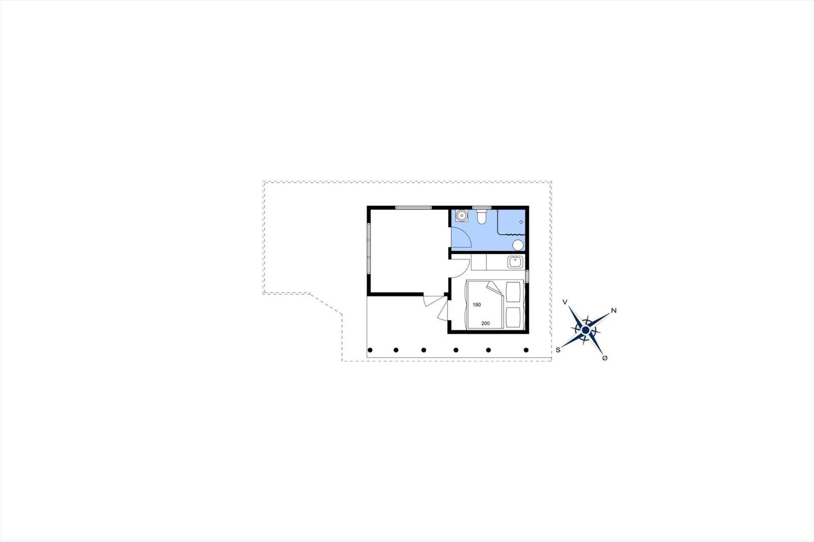 Wohnung mit Schlafzimmer, Bad und Küche. Raumgrößen sind angegeben.