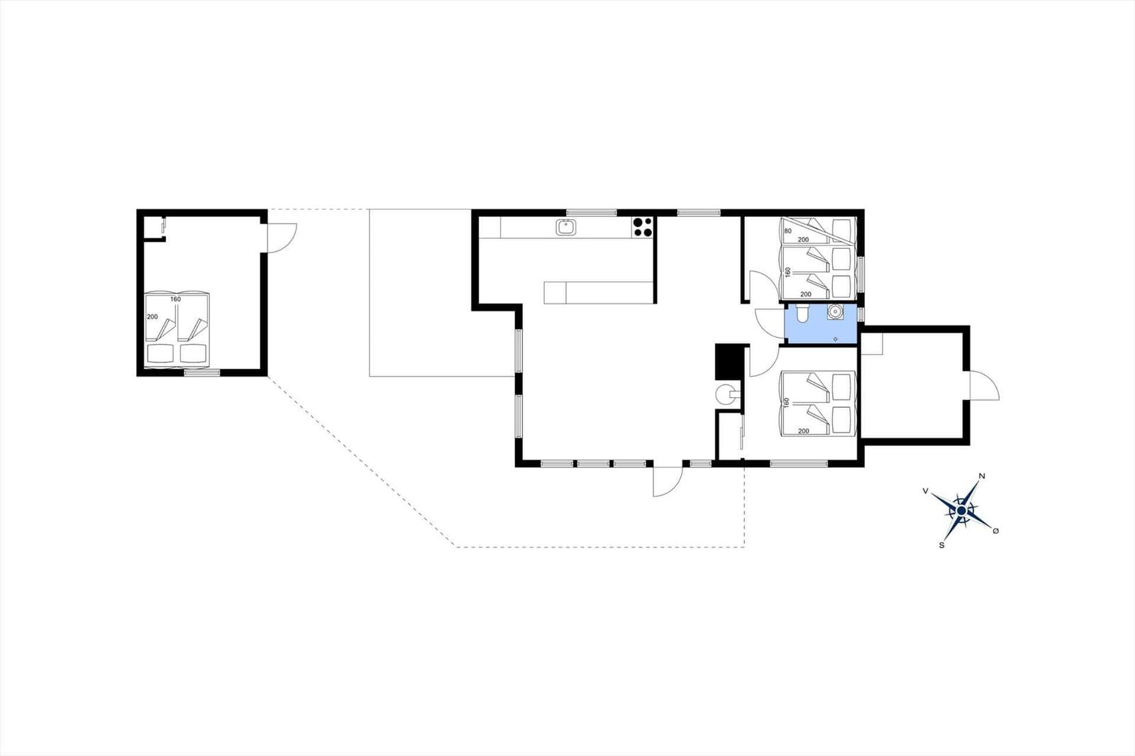 Wohnung mit Küche, zwei Schlafzimmern und Bad. Flur mit Eingangsbereich.