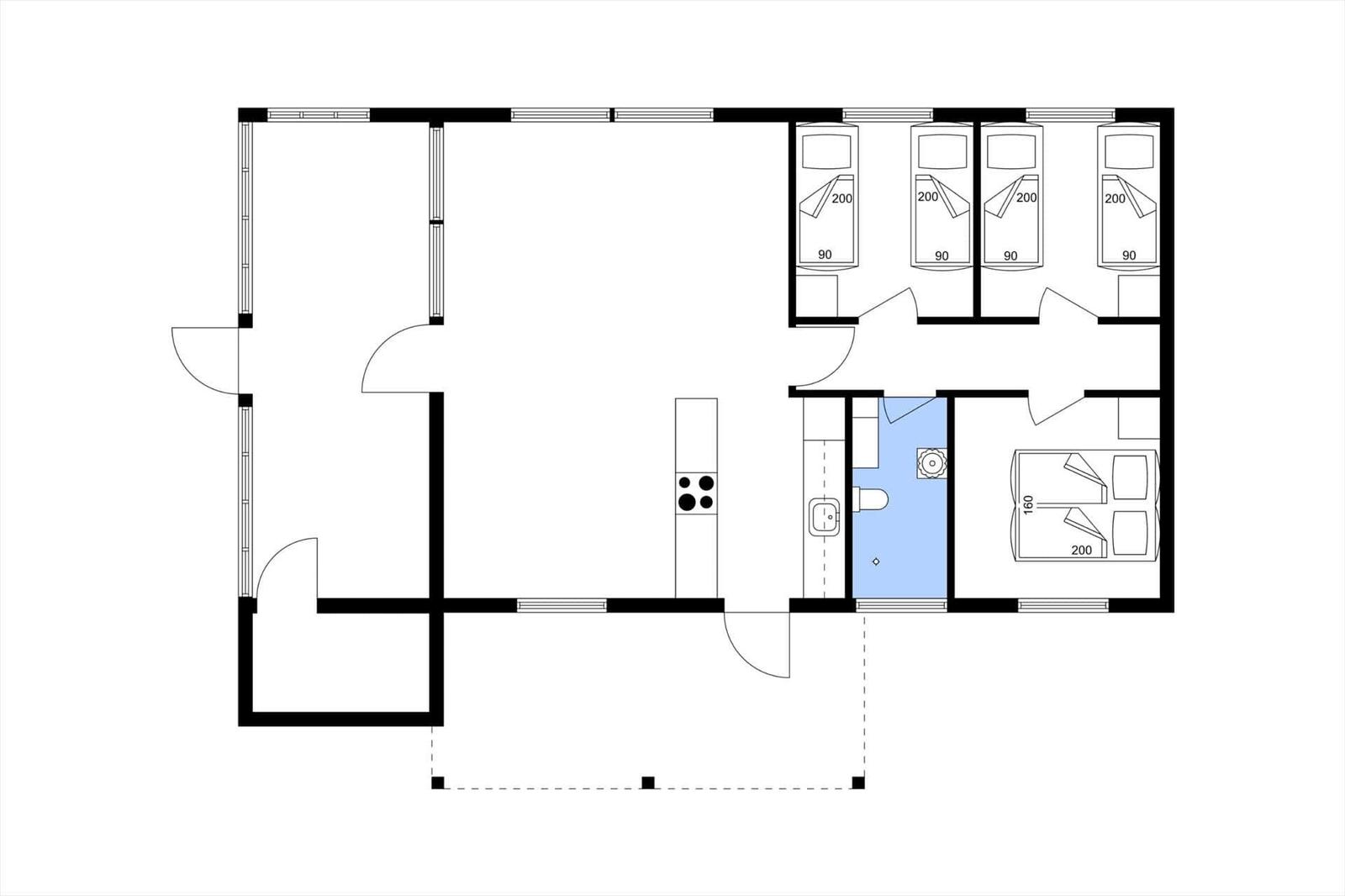 Wohnung mit Küche, Bad und vier Schlafzimmern mit Betten.