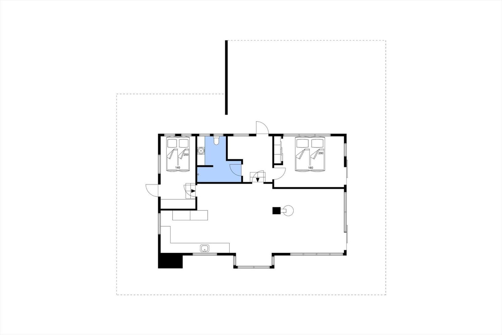 Wohnung mit zwei Schlafzimmern, Bad und offener Wohnbereich. 