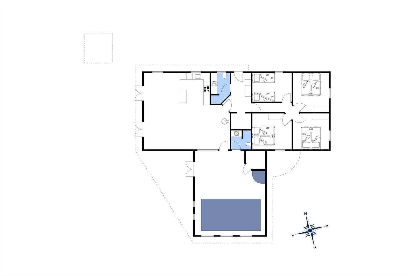 Wohnung mit vier Schlafzimmern, Küche und Bad. Außenbereich mit Pool.