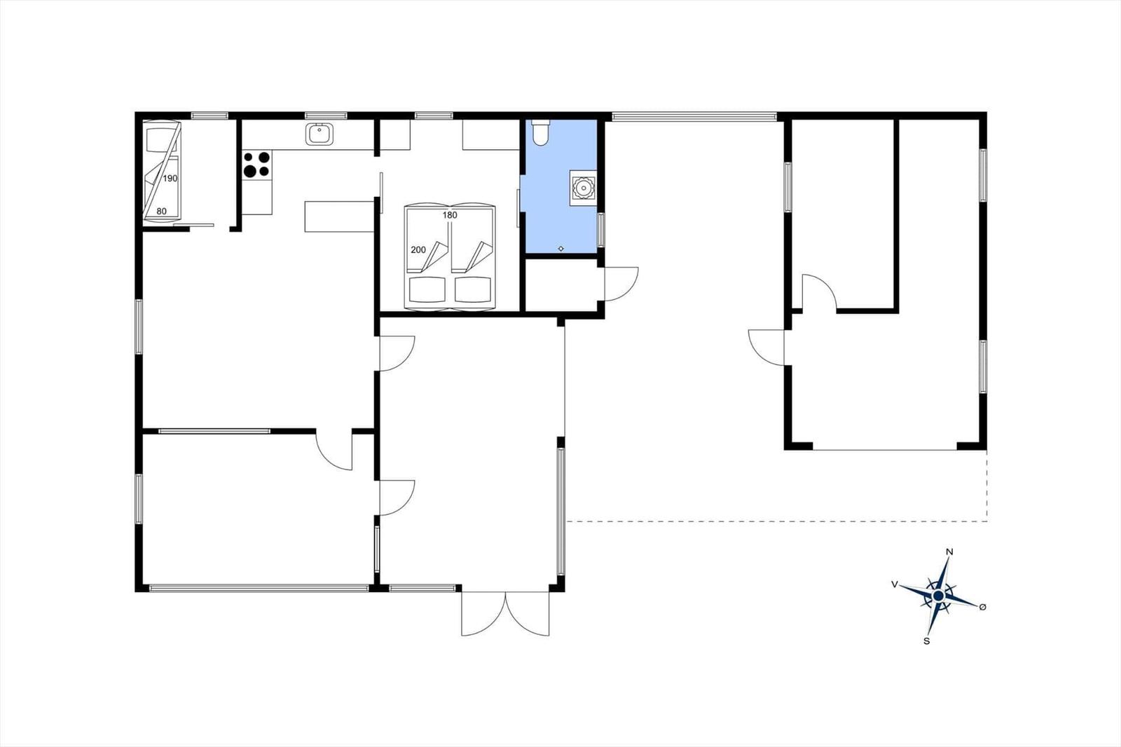 Wohnung mit Küche, Bad, Schlafzimmer und Wohnbereich. Raumgrößen angegeben.