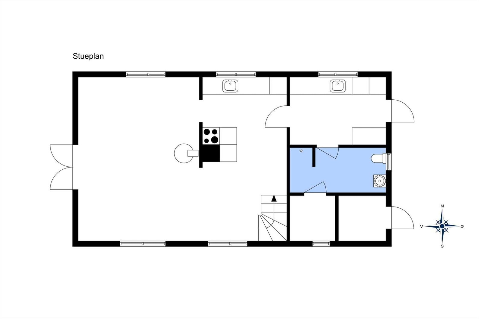 Stueplan zeigt Küche, Bad und Schlafzimmer mit Treppenhaus.