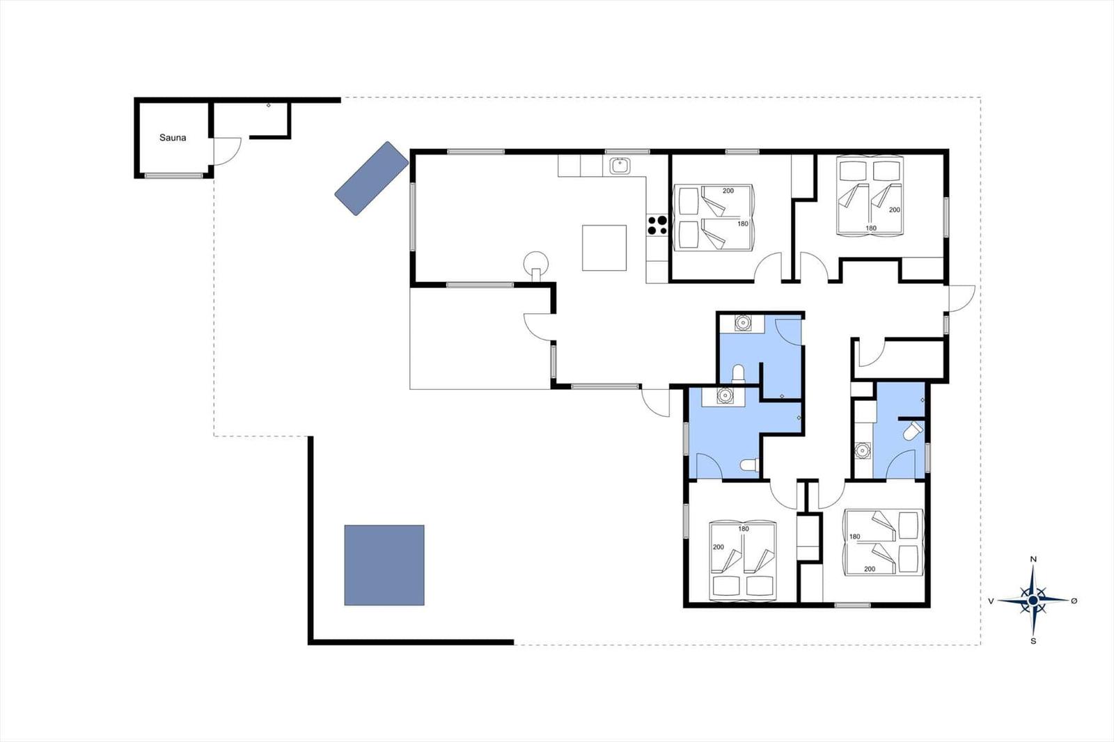 Wohnung mit Sauna, Küche, drei Schlafzimmern und zwei Bädern.