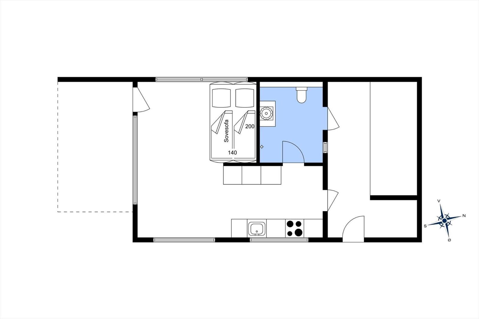 Ein Raum mit Schlafplatz, Küche und Bad. Orientierung mit Kompass.
