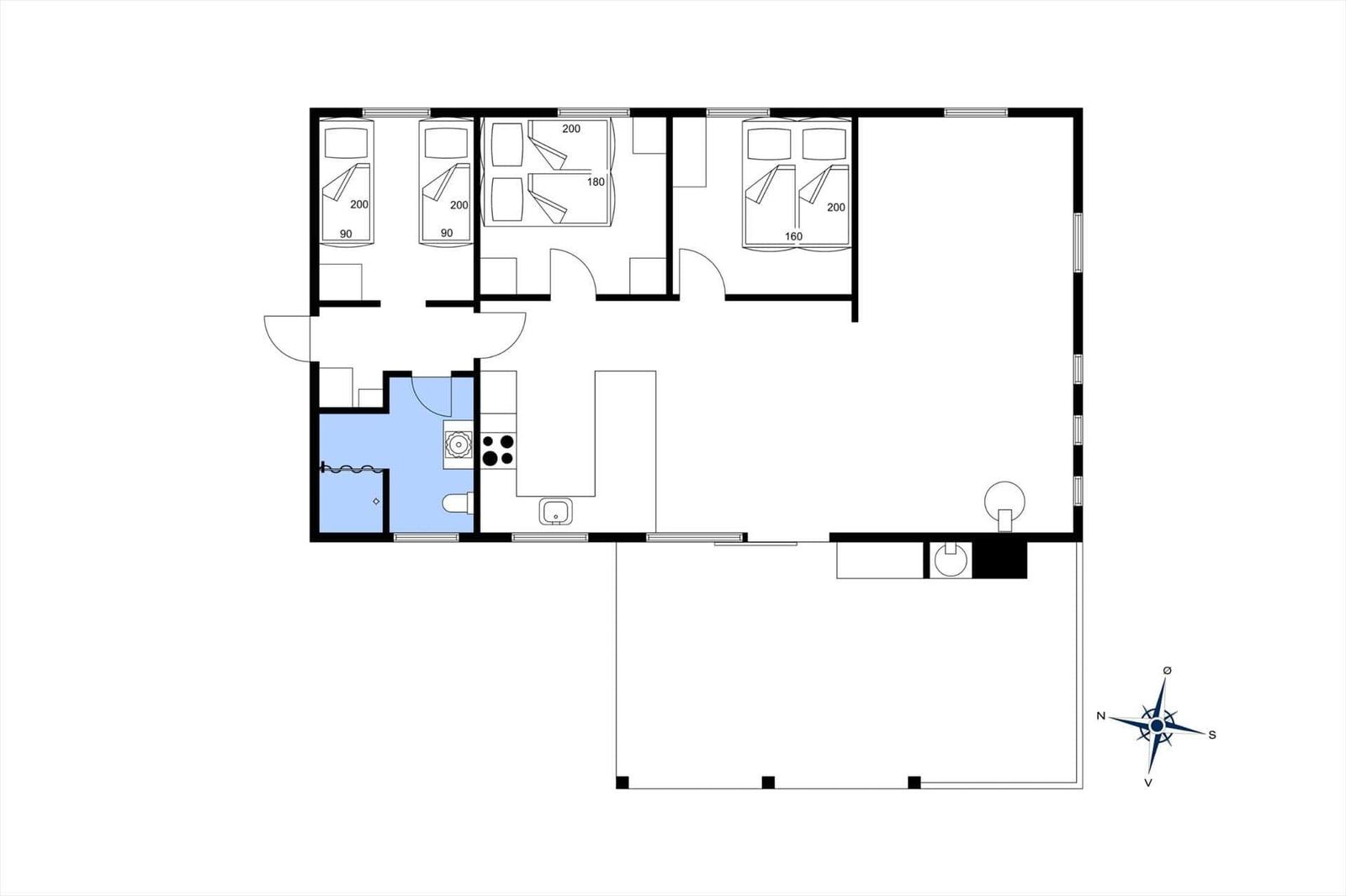 Apartment with four bedrooms and kitchen