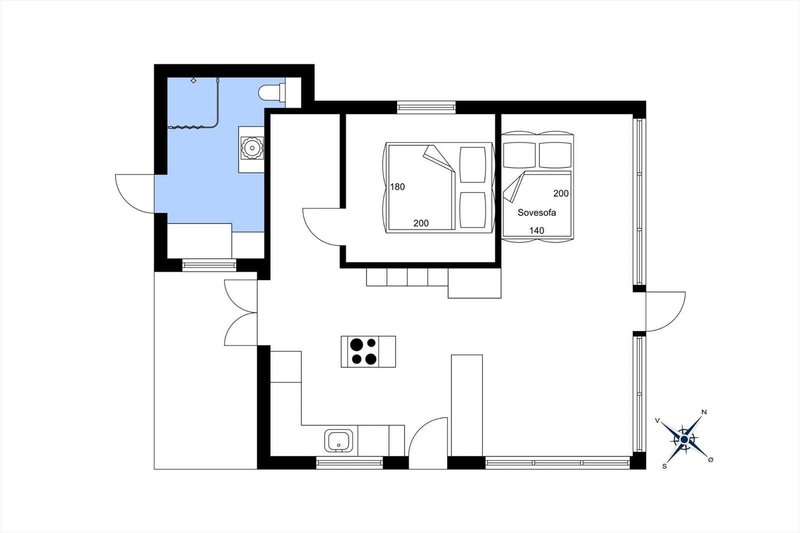 Wohnung mit Schlafzimmer, Bad und Küche. Sovesofa und Bett sind eingezeichnet.