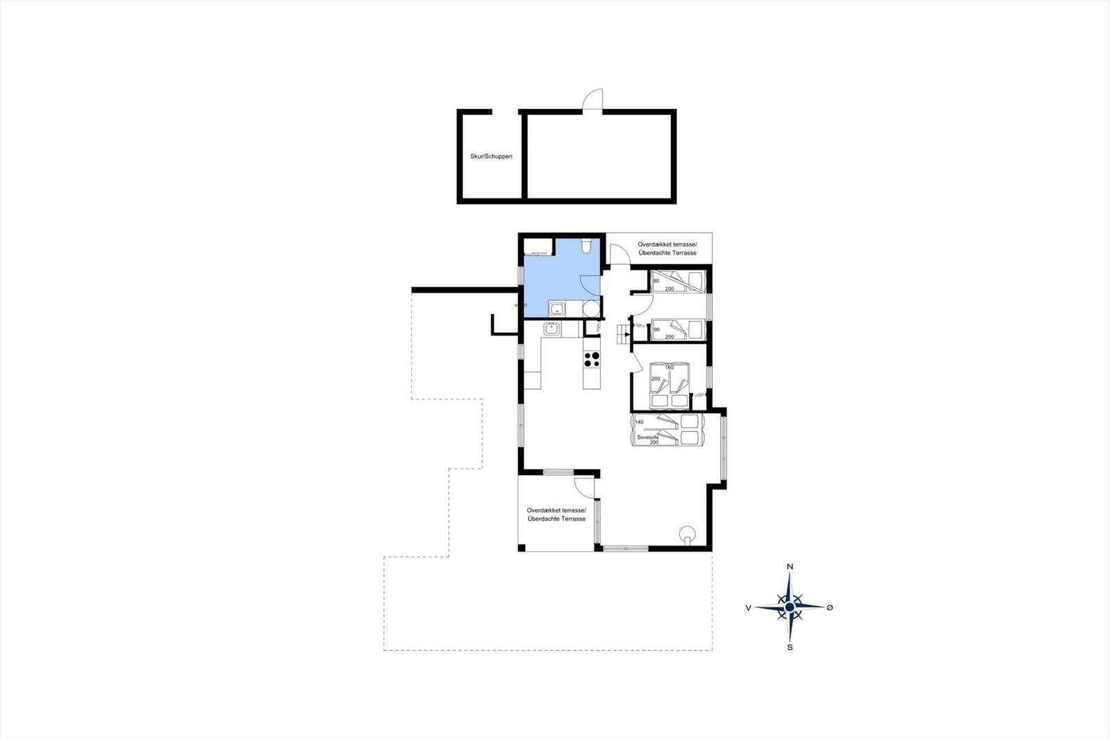 Wohnung mit Küche, Schlafzimmer und überdachter Terrasse. SkurSchuppen angezeigt.