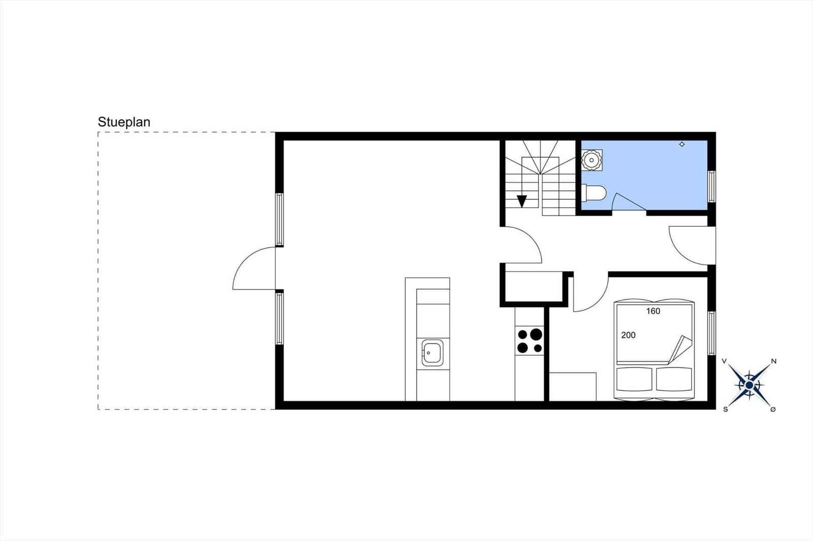 Stueplan zeigt Wohnbereich, Küche, Schlafzimmer und Badezimmer mit Treppe.