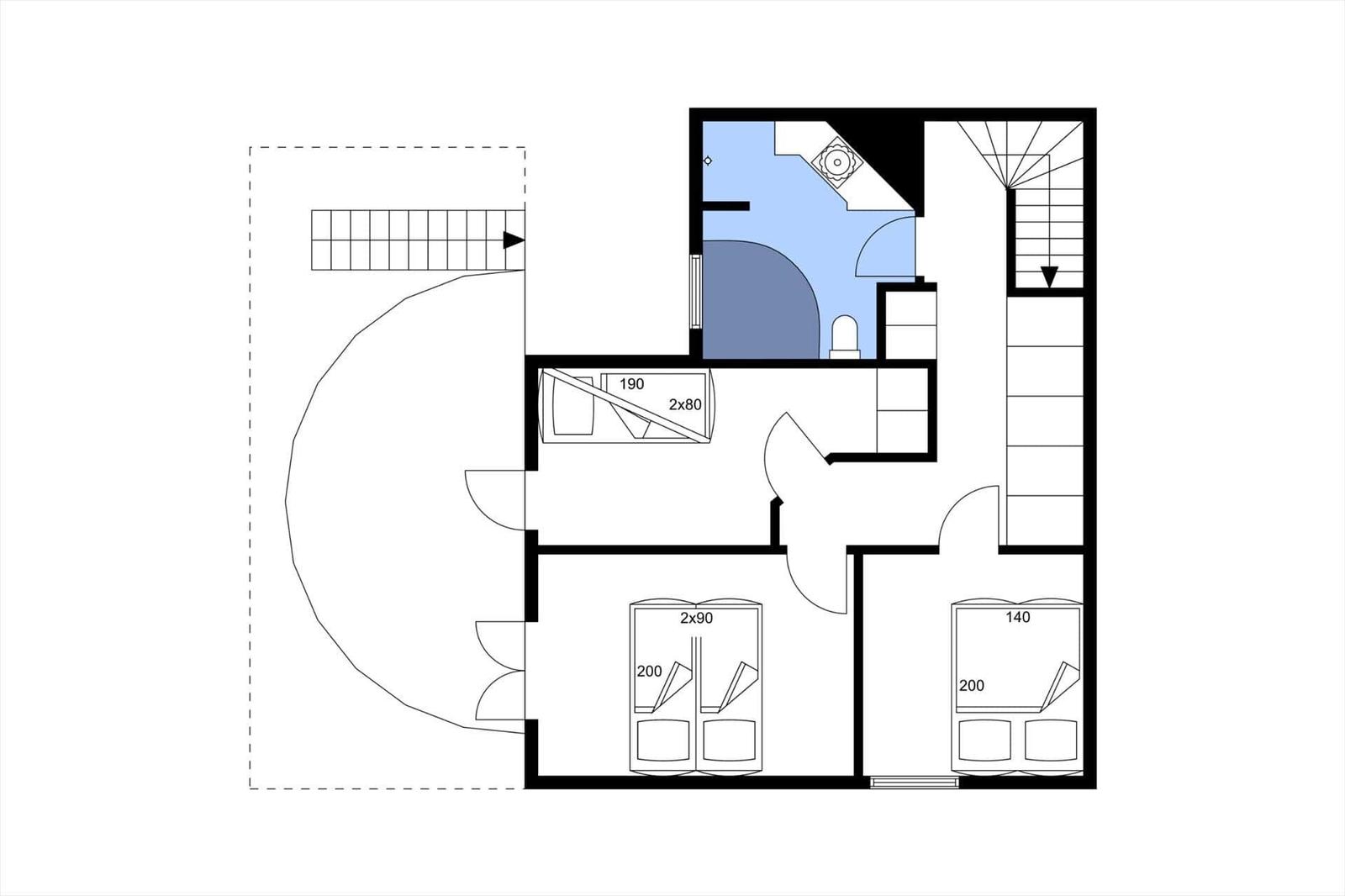 Erdgeschoss mit Schlafzimmer, Bad und Treppe zur oberen Etage.