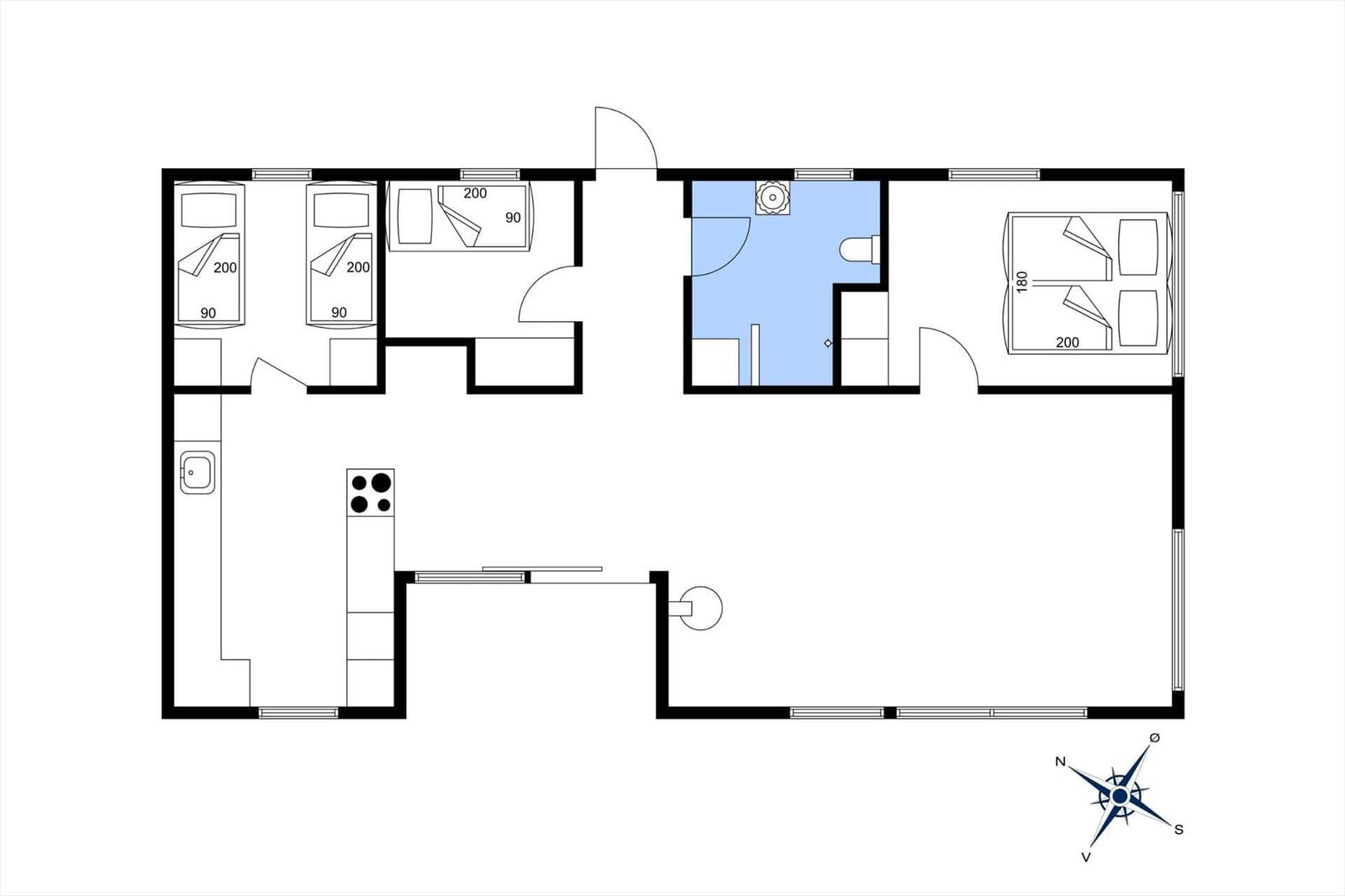 Apartment with three bedrooms, kitchen, and bathroom.