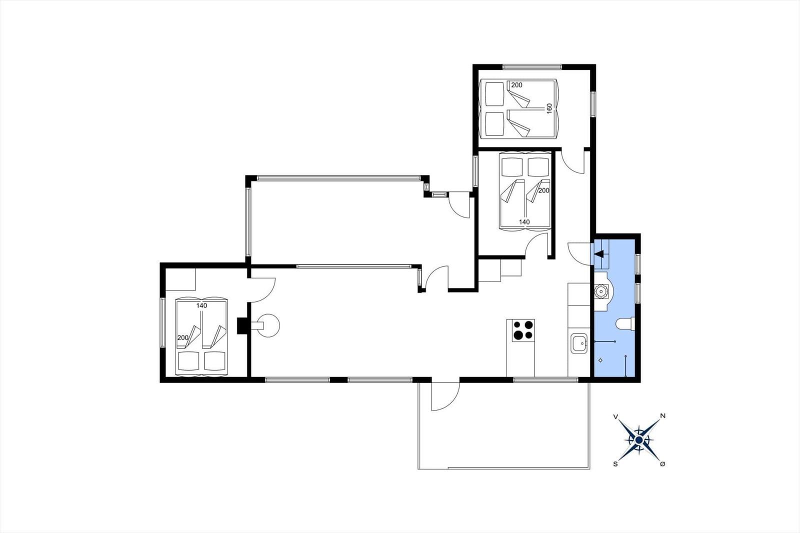Wohnung mit drei Schlafzimmern, Küche und Bad. Flur und Terrasse.