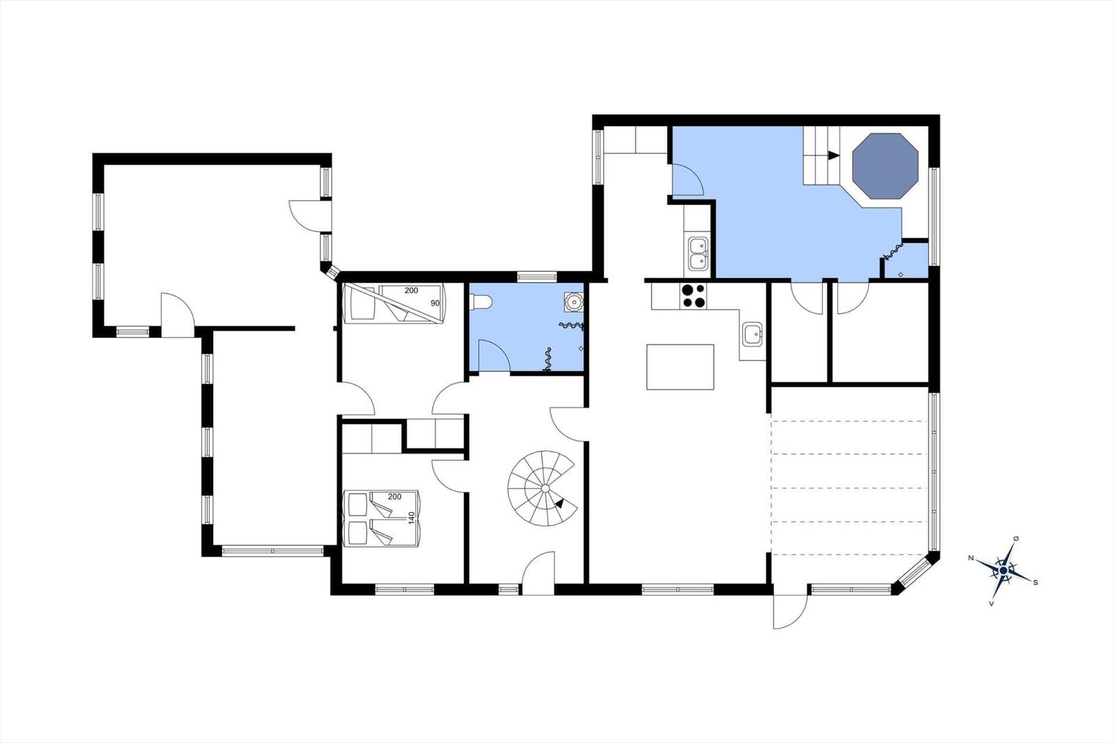 Ground floor plan with kitchen, bathroom, bedrooms, and elevator.