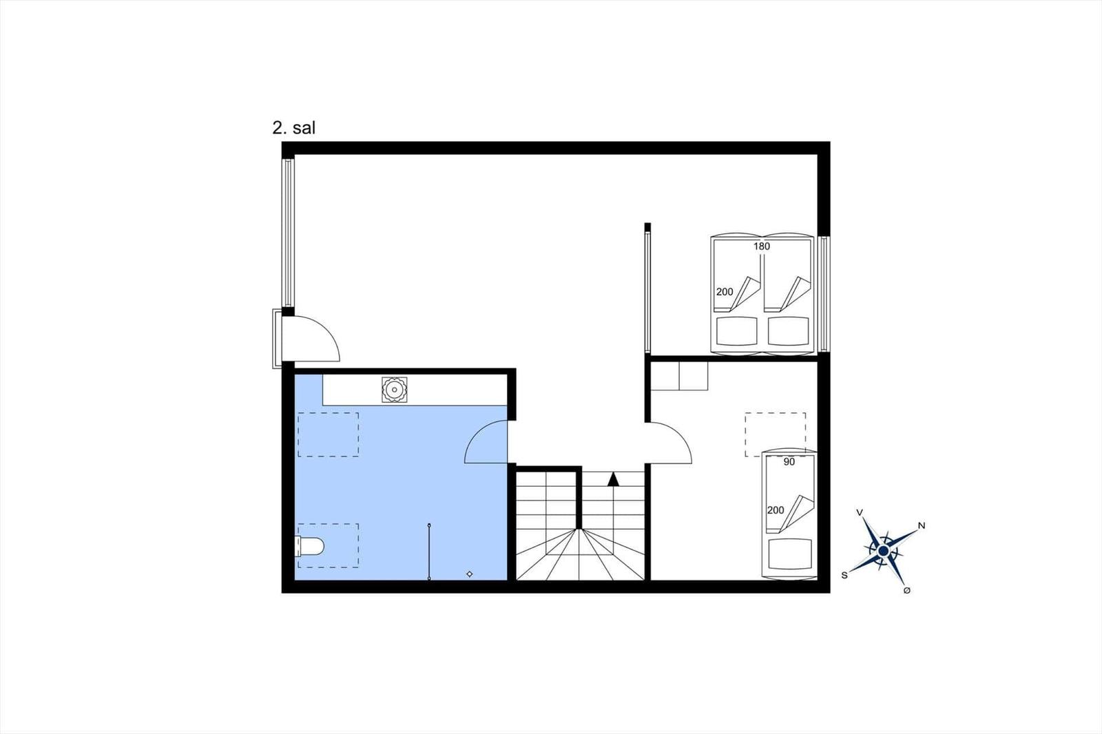 Zweite Etage mit Schlafzimmer, Bad und Treppe zur ersten Etage.