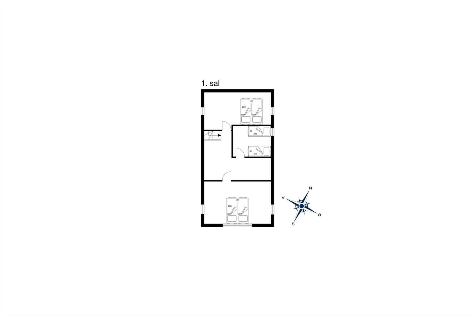 Ground floor plan with bedrooms and staircase.