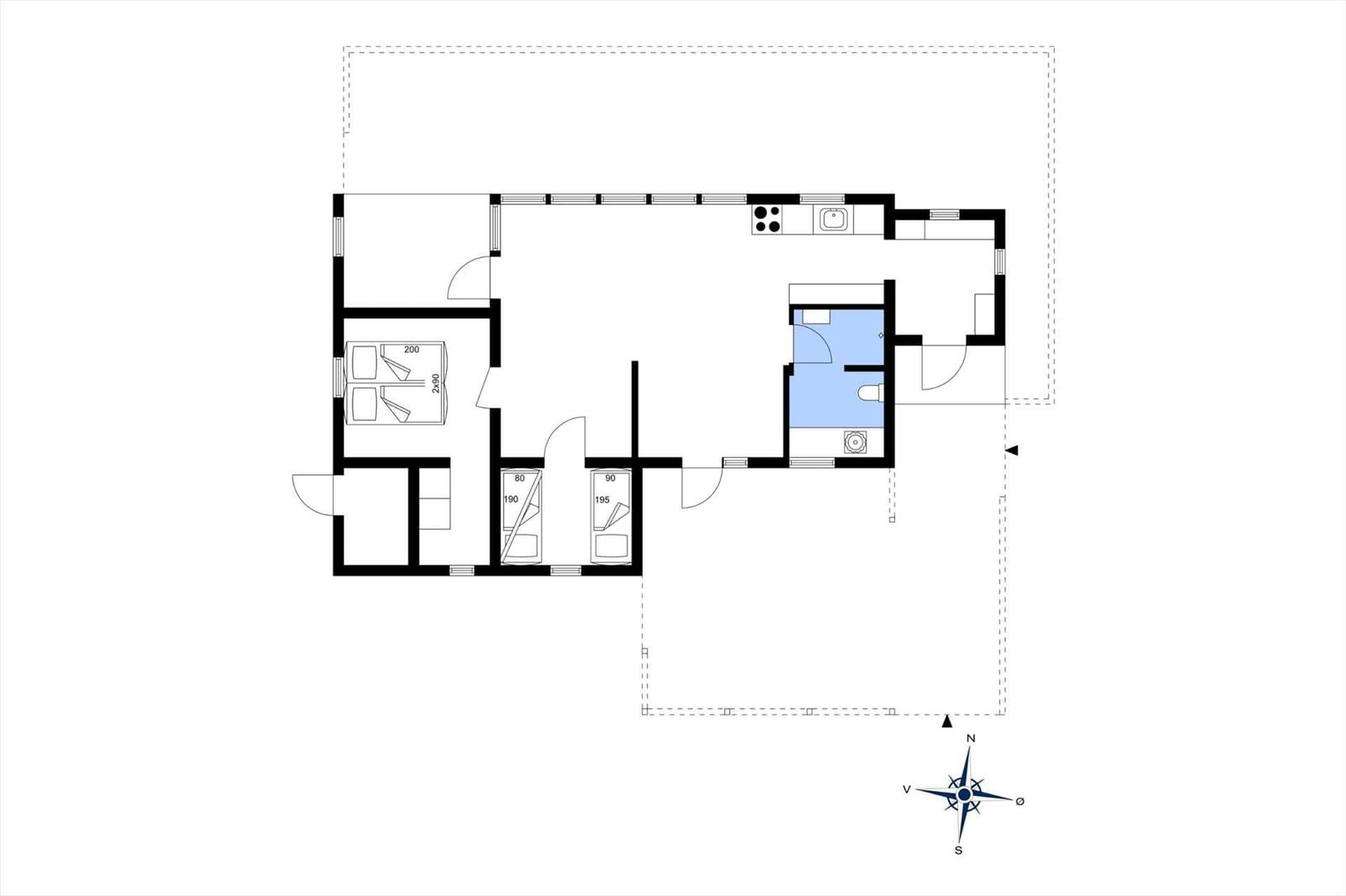 Apartment with kitchen, bathroom, and three bedrooms. Room layout with compass.