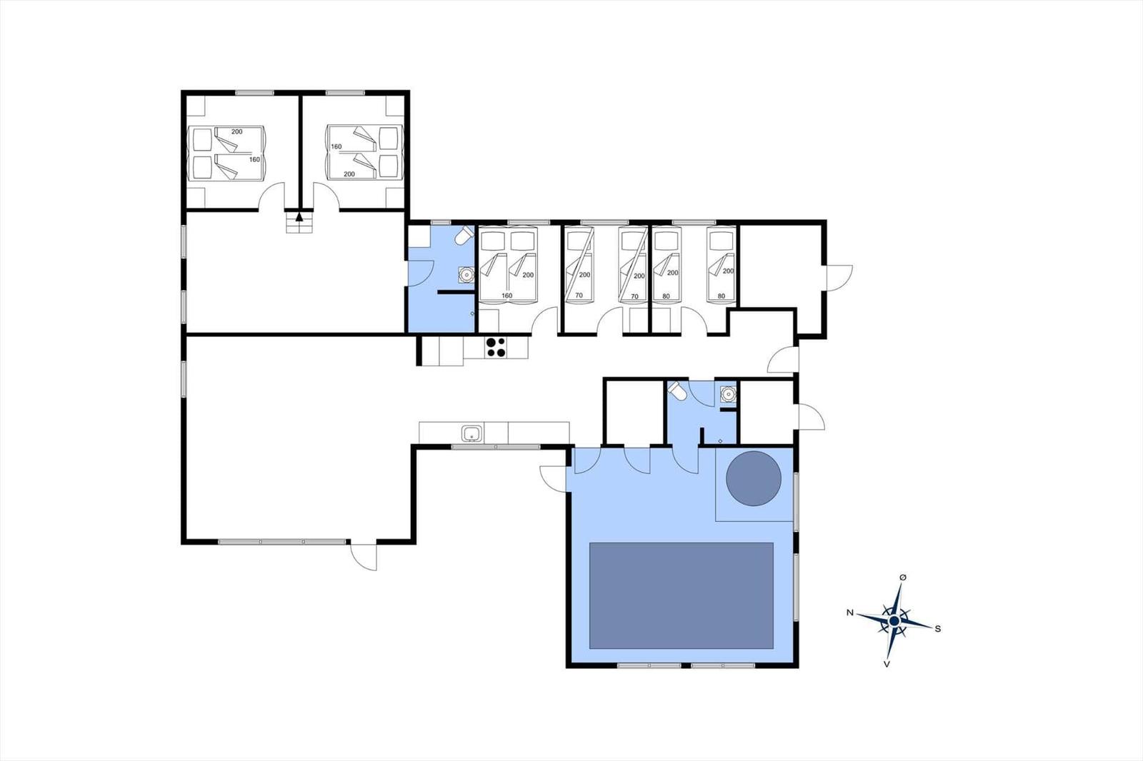 Gesamtplan einer Wohnung mit mehreren Schlafzimmern und Küche.