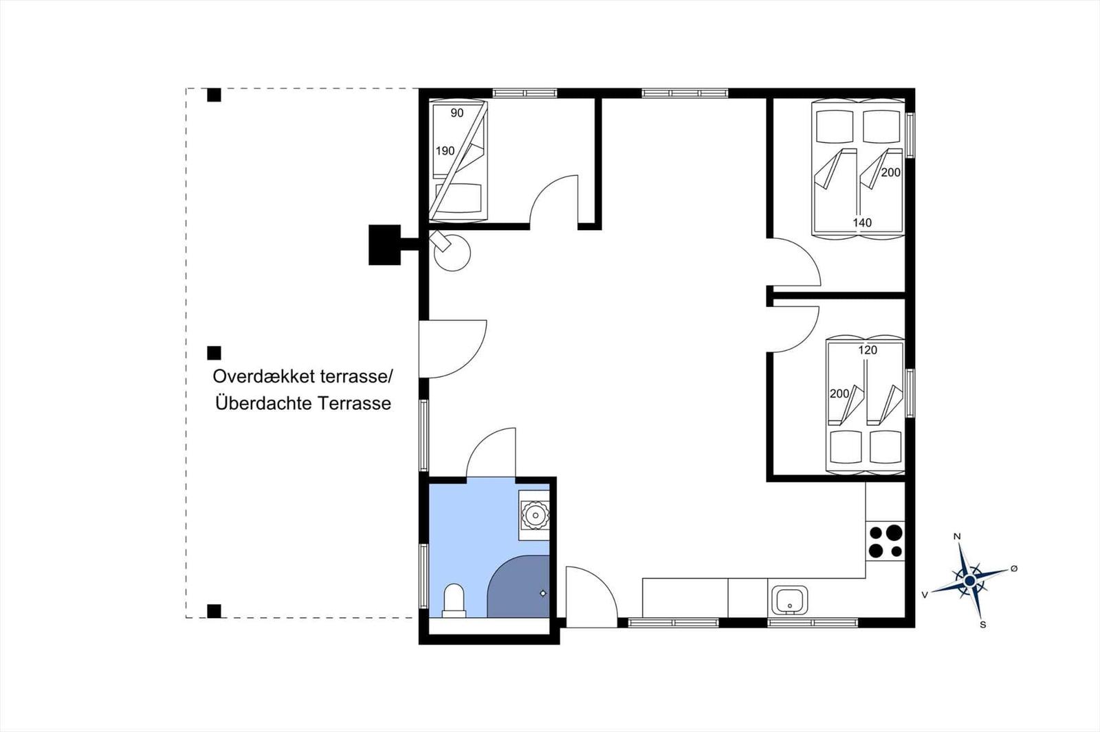 Wohnung mit drei Schlafzimmern, Küche und überdachter Terrasse.