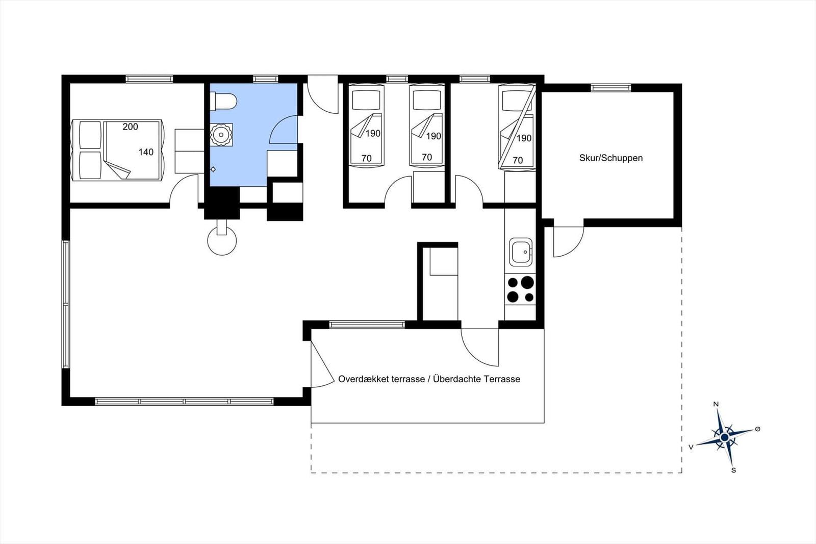 Apartment with bedroom, kitchen, bathroom, and covered terrace.