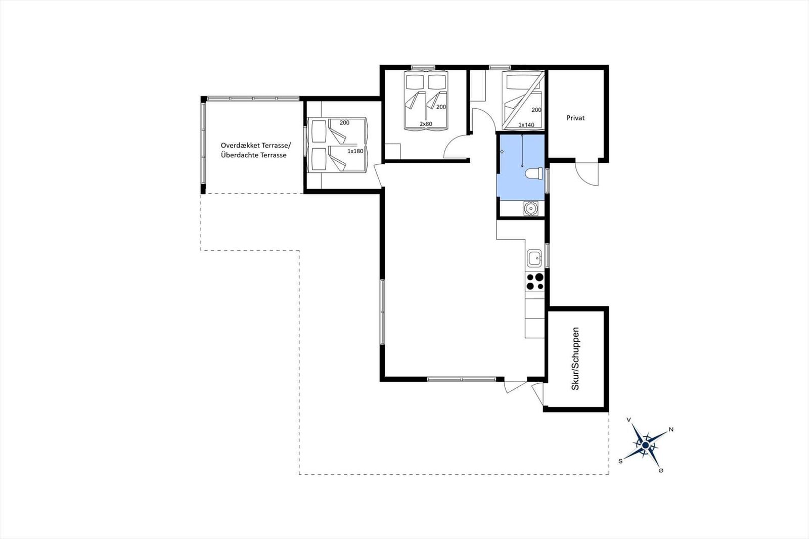 Wohnung mit zwei Schlafzimmern, Küche und überdachter Terrasse.