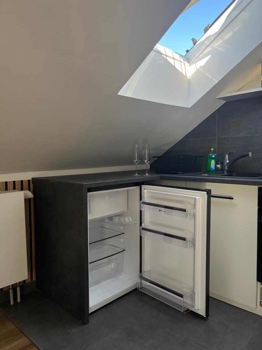 Kühlschrank Küche mit kleinem Kühlfach