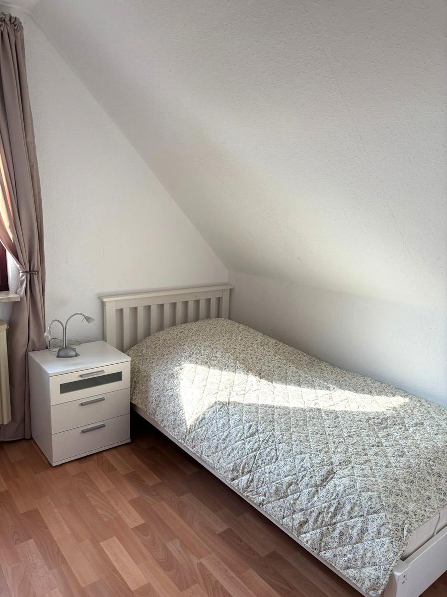 Kleines Einzel-Schlafzimmer 3; OG